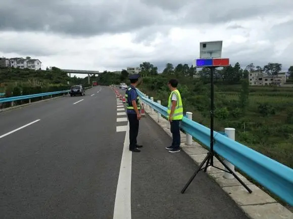 梧州高速公路钢护栏